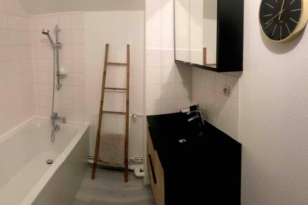 La Maison De Ville - 4 Chambres, 2 Sdb, Terrasse Et Garage - 90M2 Vesoul Exteriör bild